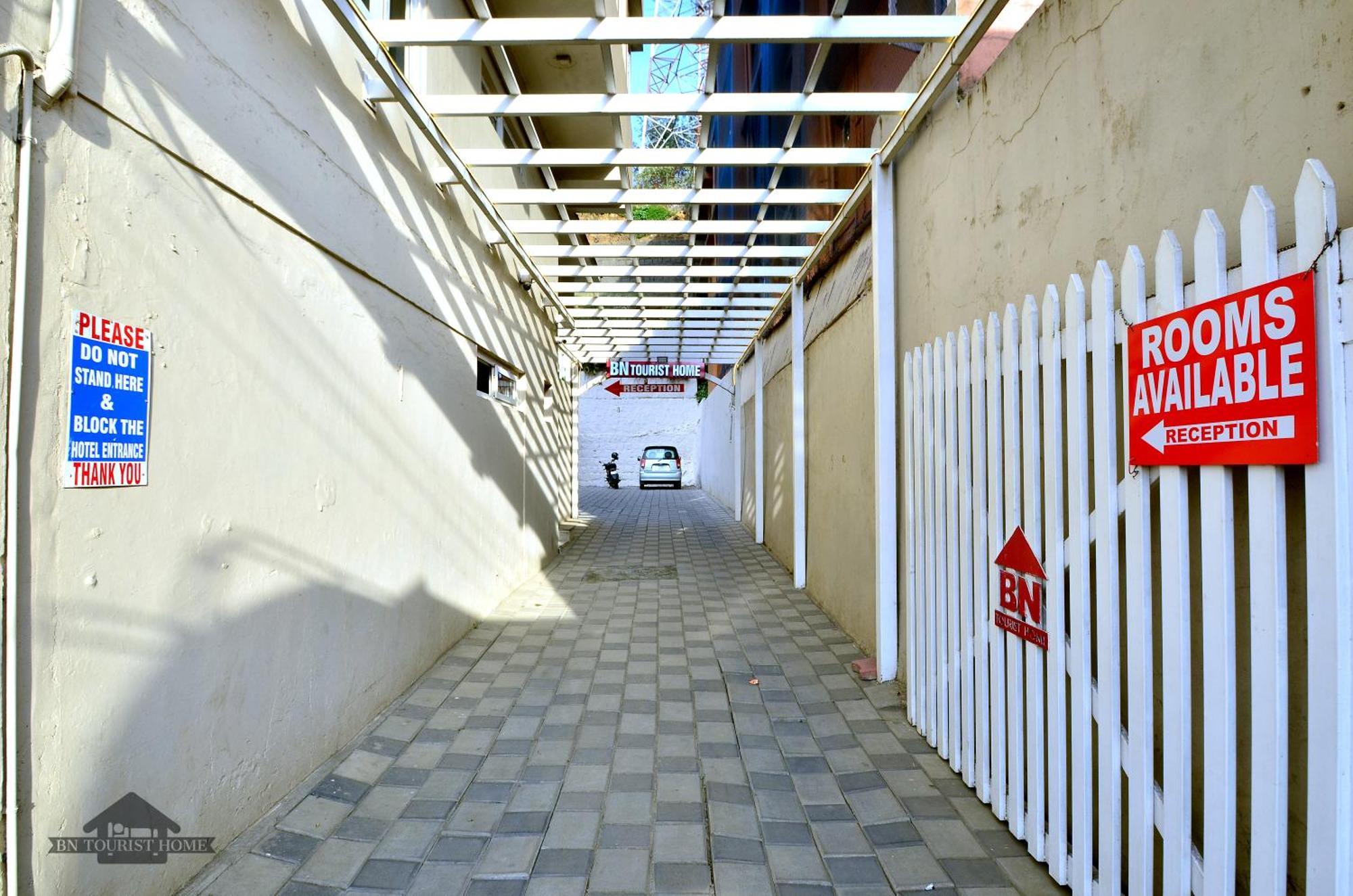 Bn Tourist Home Udagamandalam Exterior foto