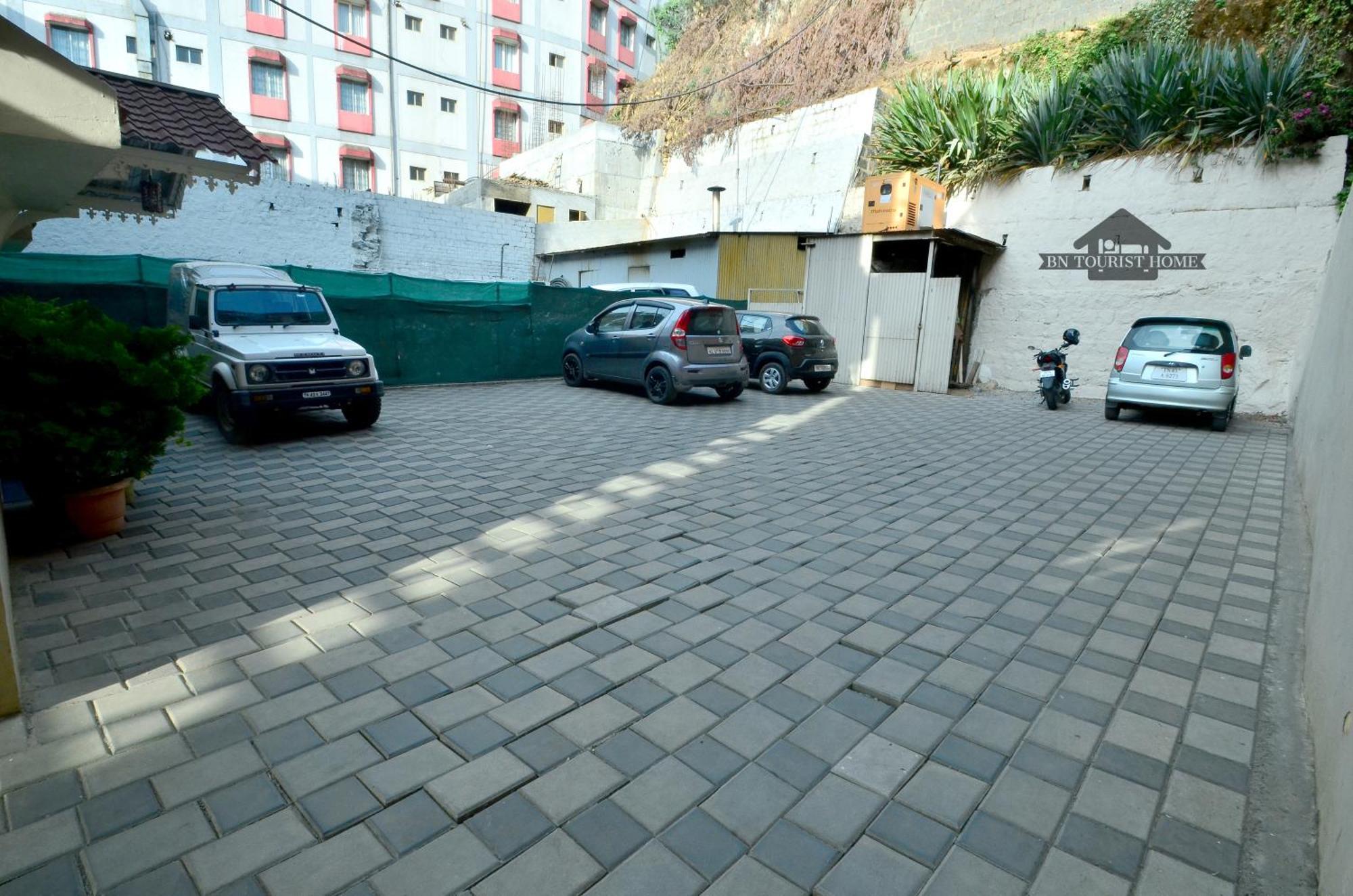 Bn Tourist Home Udagamandalam Exterior foto